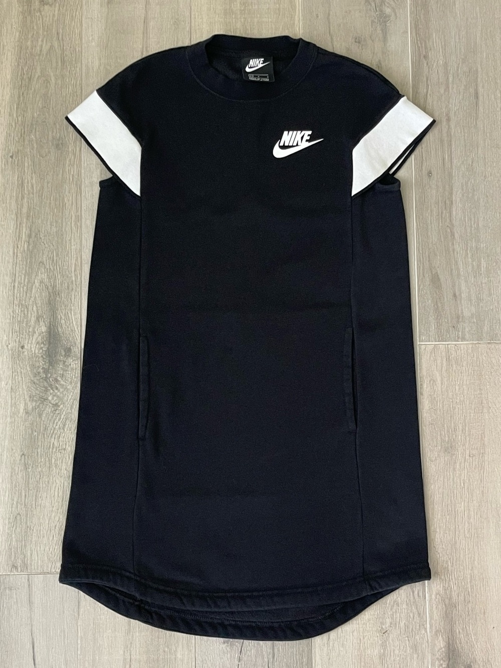 Nike Girls Black Fleece Sweatshirt Dress White Sleeve Detail Size Large (Youth)